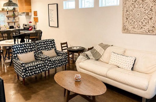 Huntington House | Carriage House