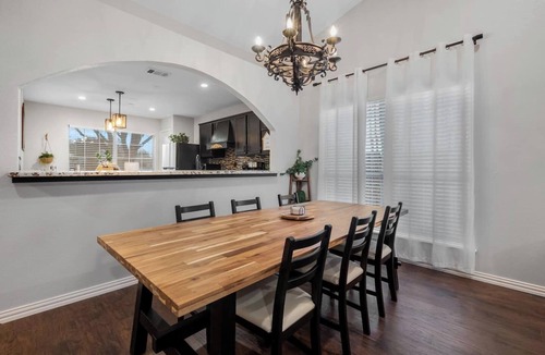 Summerfields House | Casa Amigos/Cozy Getaway Near MAJOR INTERNATIONAL SPORTING EVENT