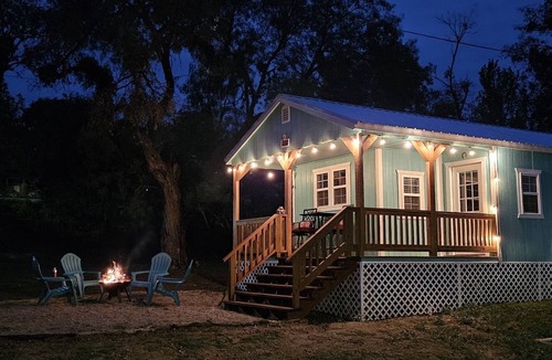 Bandera House | Casa Azul - Cozy cabin centrally located downtown Bandera