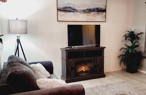 Paradise Hills Civic House | Casa Azul is charming two bedroom. Great location when exploring Albuquerque.