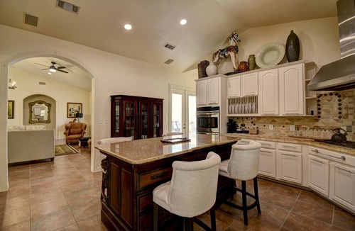 Ingram House | Casa Blanca Main House, Riverview, 10 Beds, Group-Friendly