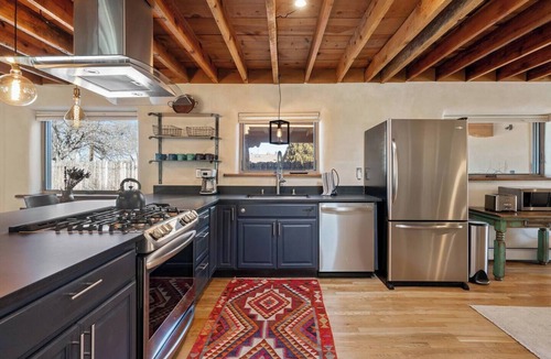 Santa Fe House | Casa de Murales - Stunning Railyard Home