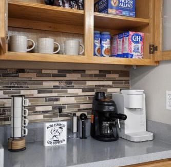 West Arlington House | Casa de Vendedor, 9 mins to Stadium, Sleeps 15!