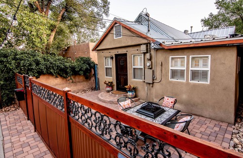 Downtown Albuquerque House | Casa Lia walking distance to Old Town