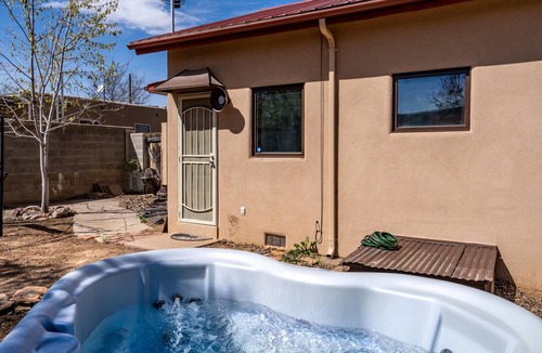 Southside Cottage | Casa Lujan by Kokopelli Property Management