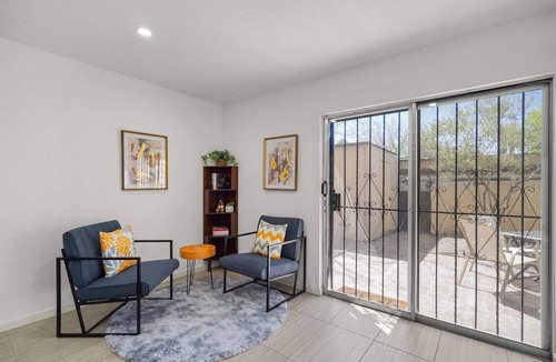El Paso House | Casa Noble Retreat - King/Office
