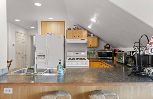 Rathdrum House | Casa Twin Lakes | Private Dock, Lake View, Fire Pit, Large Yard, Near Silverwood