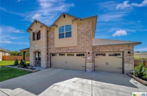 Killeen House | Casa Verona- spacious 5 br/3.5 ba in H Heights