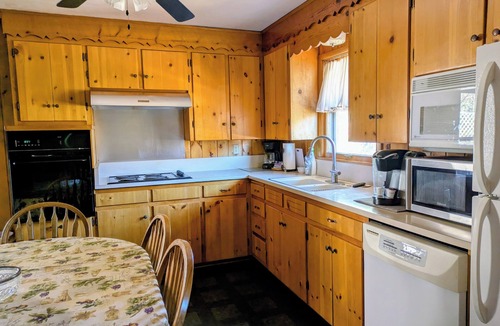 Cascade-Chipita Park House | CASCADE RETREAT MOUNTAIN VIEWS, GREAT LOCATION NEAR COLORADO SPRINGS ATTRACTIONS