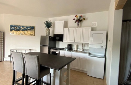 Agua Fria Apartment | Casita de Santa Fe - Modern 1 Bedroom Apt. nestled in Santa Fe Hillside