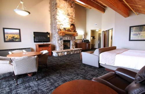 Evansville Hotel | Casper C'mon Inn Hotel & Suites
