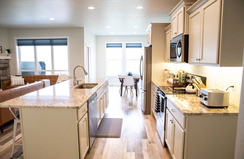 Nampa House | Castle Peak home w/HOT TUB, GAME ROOM + COMMUNITY POOL.