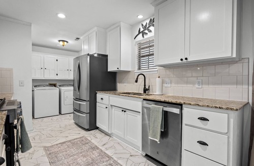 Springdale House | Cave Springs Country Home Close to Everything NWA Has to Offer