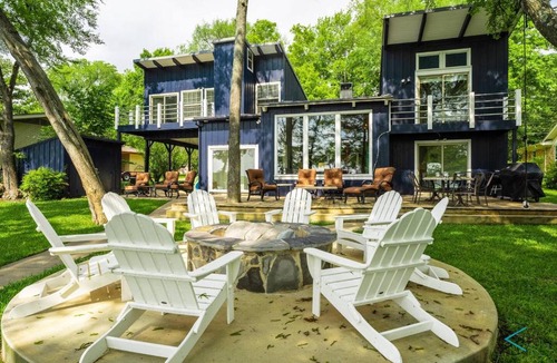 Enchanted Oaks House | Cedar Creek Lake House wParty Deck & Vast View!