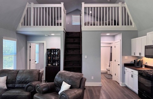 Marquez Cabin | Cedar Oak Retreat: solar powered cabin on 20 acres