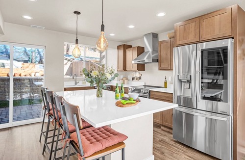 Whittier House | Central 2BR/2.5BA w/Sauna, Walk to Pearl St