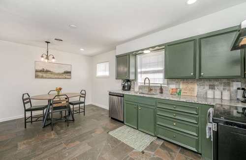 Amarillo House | Central 3 Blocks off Hwy i-40, Spacious home, quiet neighborhood,clean