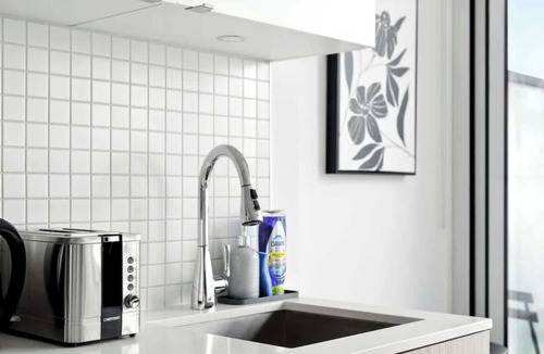 Garden District Apartment | Central Downtown Studio | Balcony & City Views