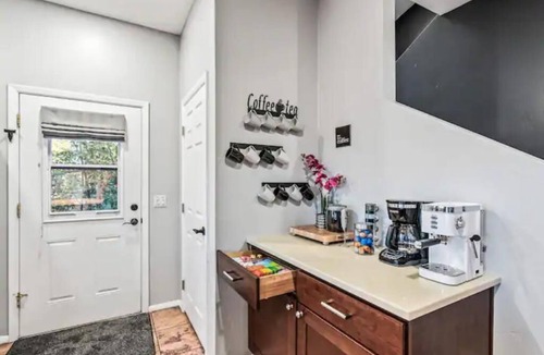 Jefferson Park House | Central Home w/Panoramic Views - 1.3 miles to UofA/3.5 miles to downtown