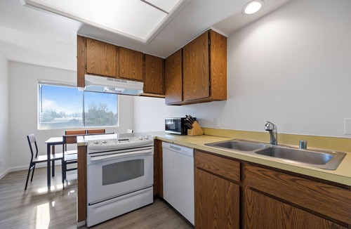 Kennewick Apartment | Central Location D in Cul de Sac, 2 Bedroom, 1 Bath-sleeps 6, pets allowed