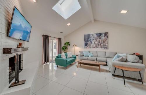 Plano House | Central Plano 4-BD-2-BA Pool Retreat Sleeps 10
