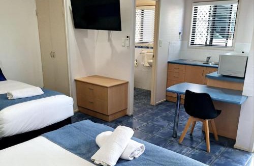 Gladstone Hotel | Central Studio Accommodation