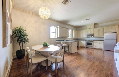 Montgomery House | Château St. Cyr - Luxury Estate for Large Groups - Sleeps 38