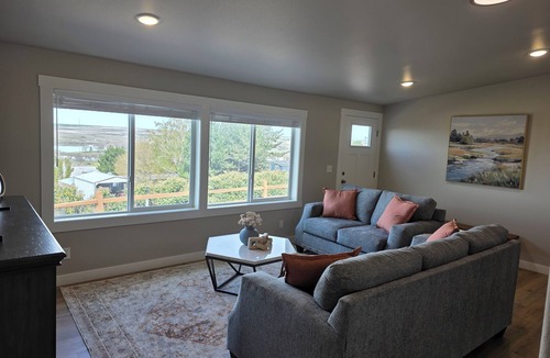 Eltopia House | Charbonneau Park/Snake River/Ice Harbor Dam- 3-bedroom home