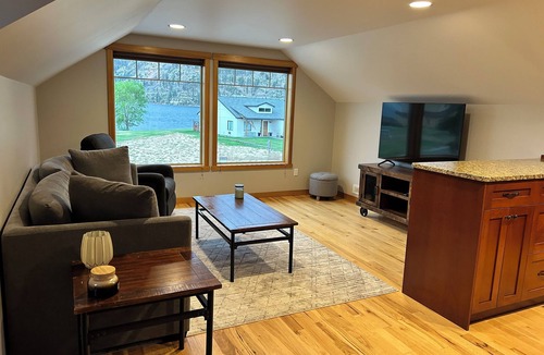 Brewster Apartment | Charming 1-bedroom apartment with view of Columbia River, WiFi & AC in Brewster.