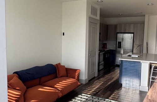 Addison Apartment | Charming 1-bedroom apartment in terrific Addison with fitness room, WiFi