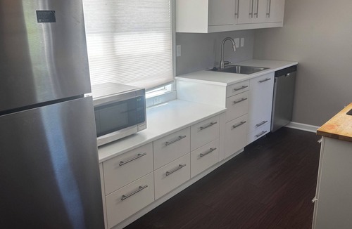 Dahlman Apartment | Charming 1-bedroom apartment downtown Omaha. Perfect for CWS or visiting Zoo
