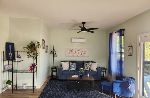 Graford Cabin | Charming 1-bedroom cabin on lg private pond close to Rocker B and Possum Kingdom
