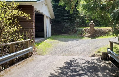 Mead House | Charming 1-bedroom country house with WiFi, AC in serene Mead