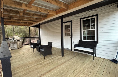 Ore City House | Charming 1-bedroom house in Ore City with WiFi