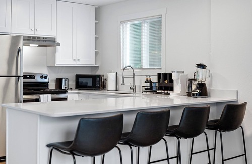 Highline House | Charming 1-Bedroom in Seattle w/Modern Finishes