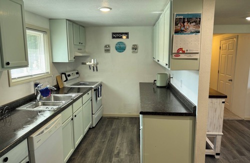 Wessington Springs House | Charming 2-bedroom house with WiFi, AC in Wessington Springs