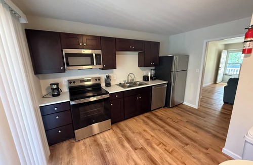 Columbia Apartment | Charming 2-Bed, 1-Bath Modern Retreat