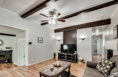 Pelican Bay House | Charming 2 Bed MH! Close To Eagle Mountain Lake!