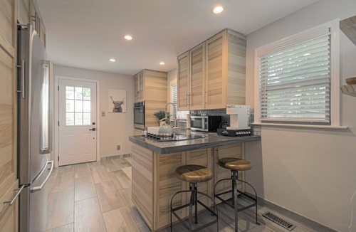 Prairie Village Cottage | Charming 2-bedroom cottage near Prairie Village Shops