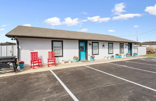 Copperas Cove House | Charming 2-bedroom 1-bath duplex at Joy RV Resort in Copperas Cove, Texas