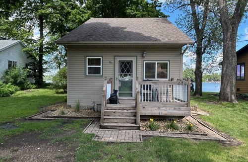 Elysian Cabin | Charming 2-bedroom cabin on beautiful Lake Francis in Elysian, MN