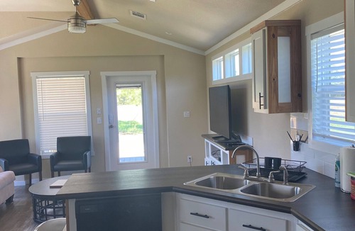 Lufkin House | Charming 2-bedroom country house in peaceful Lufkin with AC close to Lufkin