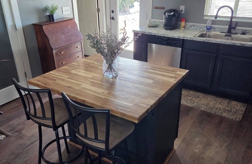 Peyton House | Charming 2-bedroom farmhouse in Falcon for a relaxing getaway