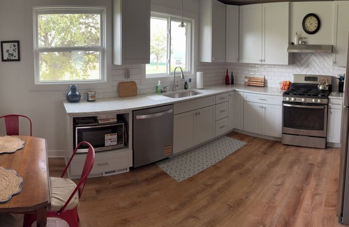 Waldron House | Charming 2 bedroom home with separate office north of Smithville, MO