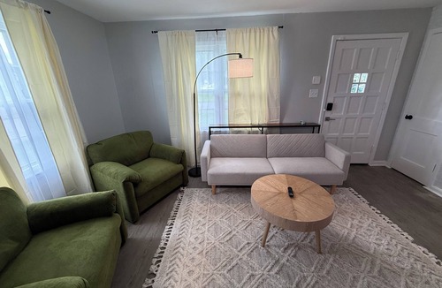 Fremont House | Charming 2-bedroom house in welcoming Fremont with AC