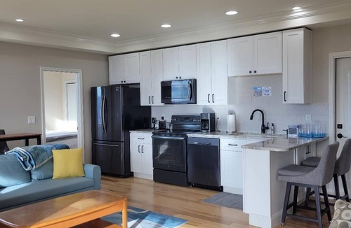 Chelan House | Charming 2-bedroom house in delightful Chelan with WiFi Helicopter tours, view