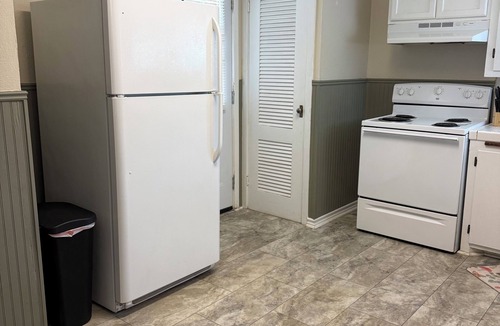Hondo House | Charming 2-bedroom house in welcoming quiet Hondo w HEAT AC, WiFi, cable