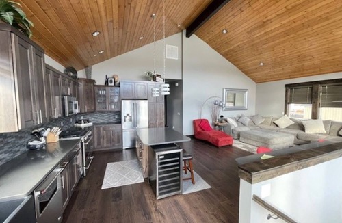 Orondo House | Charming 2-bedroom shop house on the beautiful Columbia River