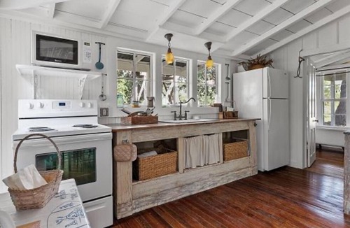 Center Point Cottage | Charming 2-bedroom cottage on the River with 5 acres