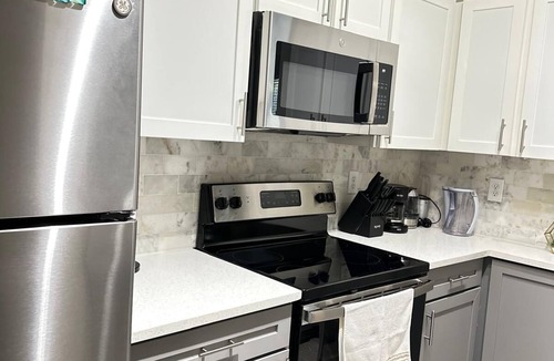 Alden Bridge Apartment | Charming 2BR/2BA Magnolia Pool Gym Oasis